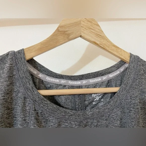 Reebok Gray Open-Back Workout Tank – Size XL - Picture 4 of 7